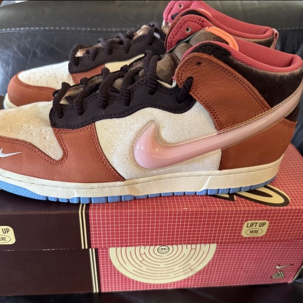 Nike x Social Status Free Lunch "Chocolate Milk"